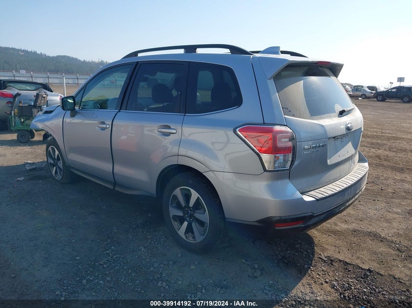 VIN JF2SJARC5JH461093 2018 SUBARU FORESTER 2.5I LIMITED