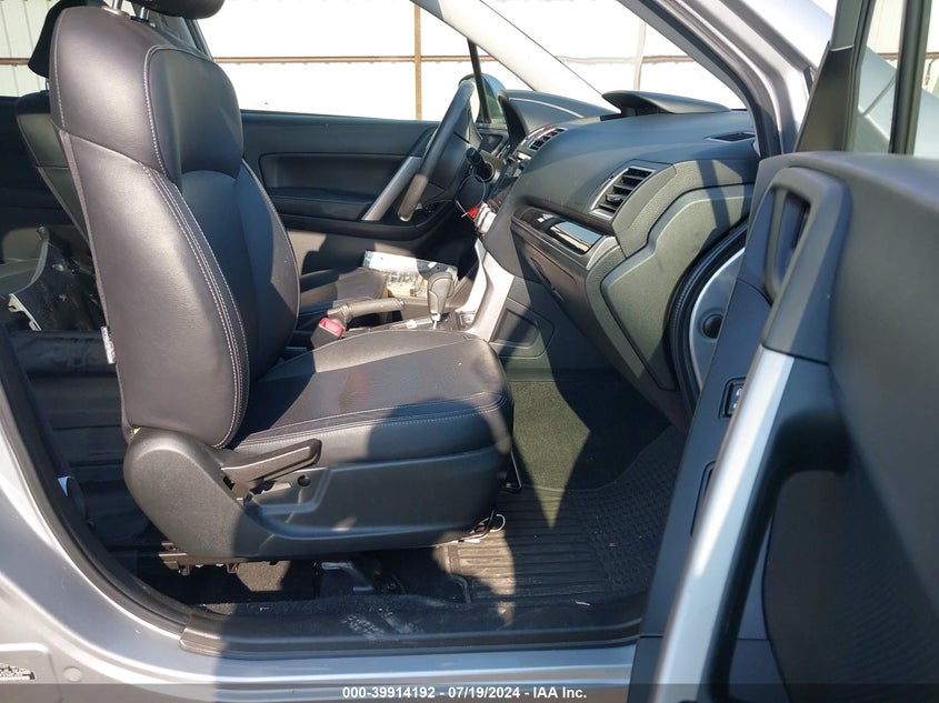 VIN JF2SJARC5JH461093 2018 SUBARU FORESTER 2.5I LIMITED