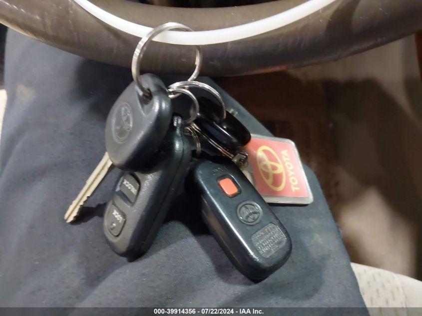 2004 Toyota Camry Xle VIN: 4T1BE30K14U852090 Lot: 39914356