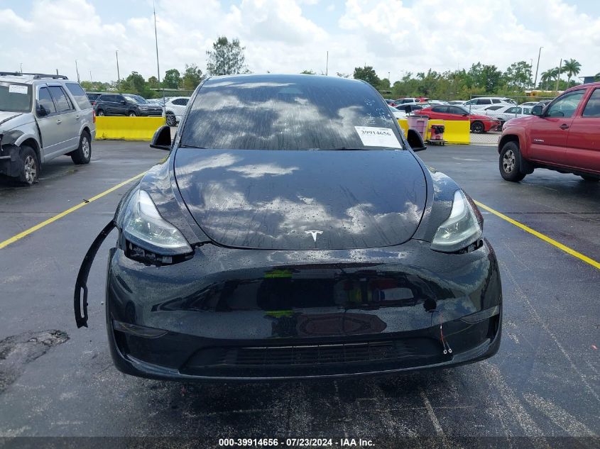 2024 Tesla Model Y Long Range/Rwd VIN: 7SAYGDED0RF002253 Lot: 39914656