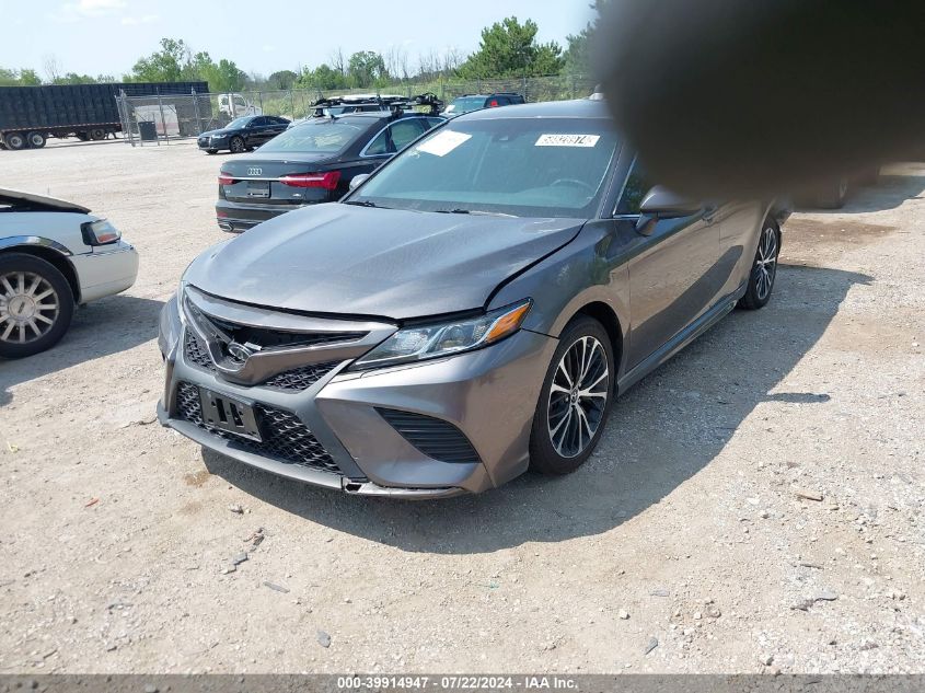 4T1B11HK7JU042124 2018 TOYOTA CAMRY - Image 2