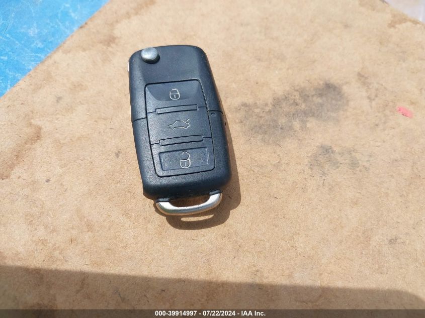 2002 Volkswagen New Beetle Gl VIN: 3VWBB21C42M425614 Lot: 39914997