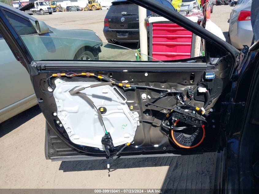 2019 TOYOTA CAMRY HYBRID XLE - 4T1B21HKXKU012260