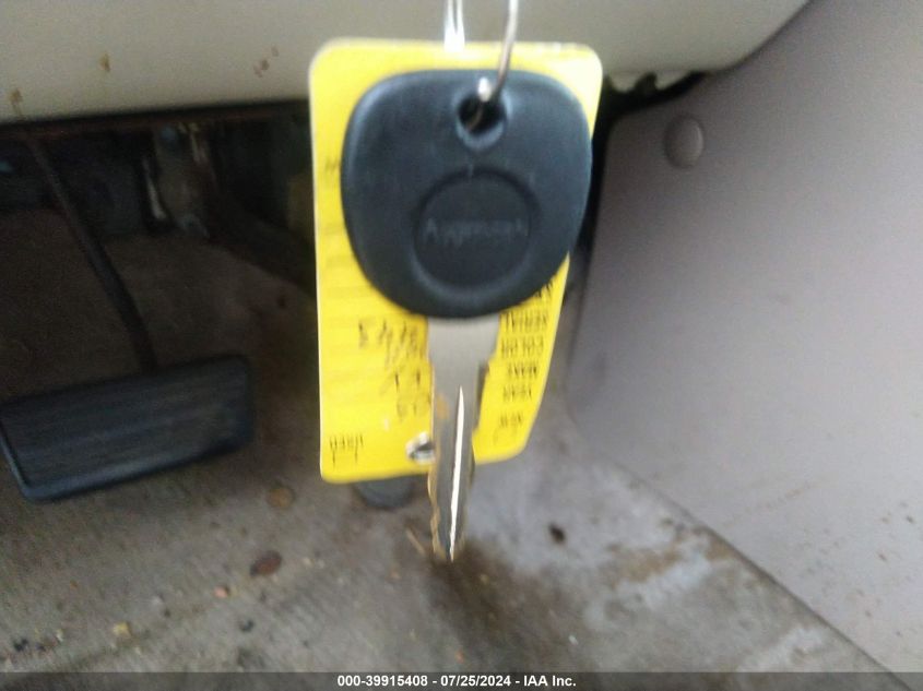 2005 Chevrolet Tahoe C1500 VIN: 1GNEC13T95R211443 Lot: 39915408