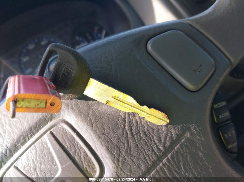 1999 Honda Civic Lx VIN: 2HGEJ6673XH547572 Lot: 39915478