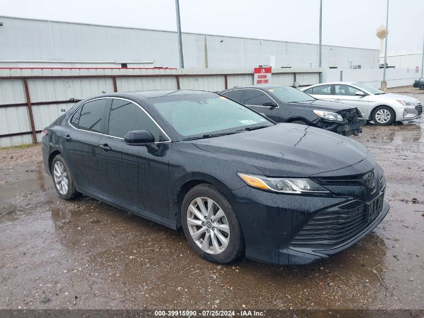 4T1B11HK8JU113752 2018 TOYOTA CAMRY - Image 1