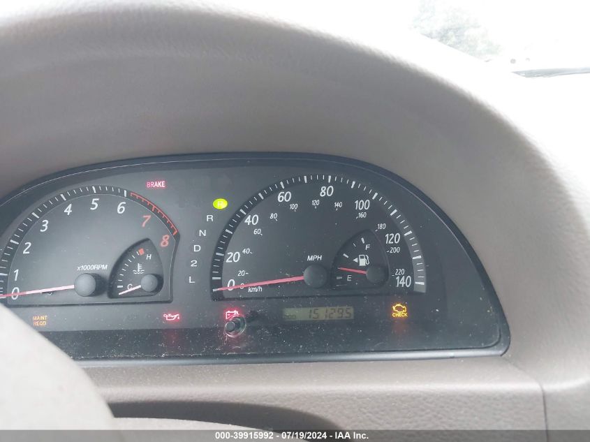 2004 Toyota Camry Le VIN: JTDBE32K640272388 Lot: 39915992