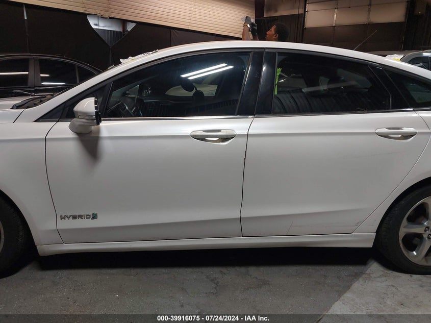2013 Ford Fusion Hybrid Se VIN: 3FA6P0LU5DR235283 Lot: 39916075