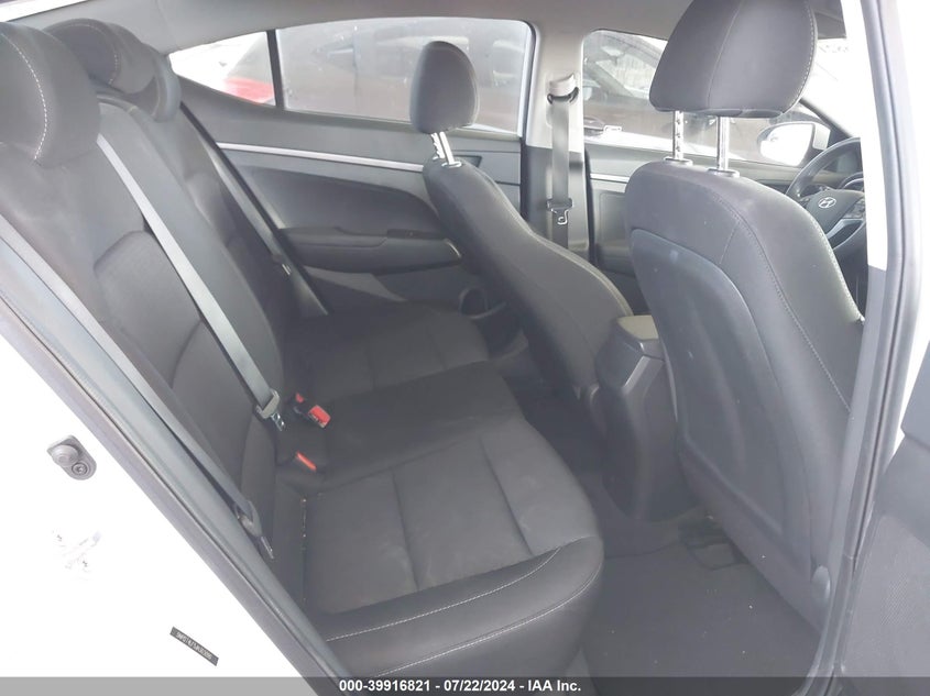 VIN 5NPD74LF5JH303090 2018 HYUNDAI ELANTRA SE