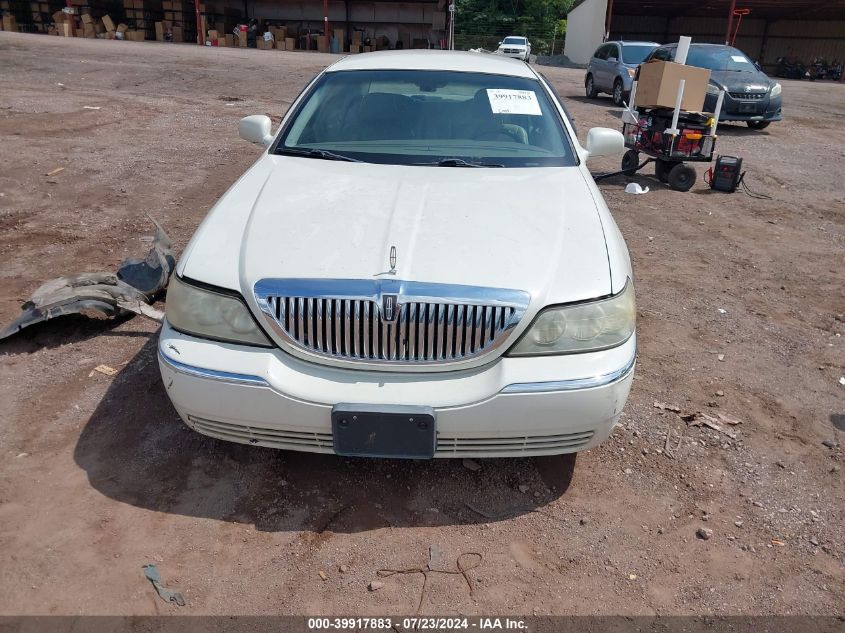 2003 Lincoln Town Car Executive VIN: 1LNHM81W63Y675152 Lot: 39917883