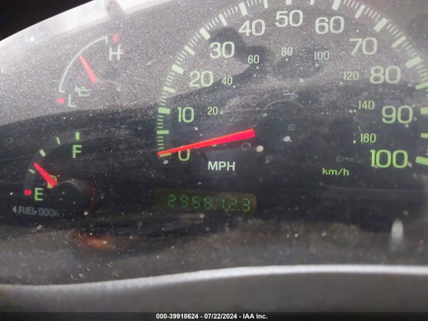 2000 Ford F-150 Lariat/Work Series/Xl/Xlt VIN: 1FTRX18W5YNB33479 Lot: 39918624