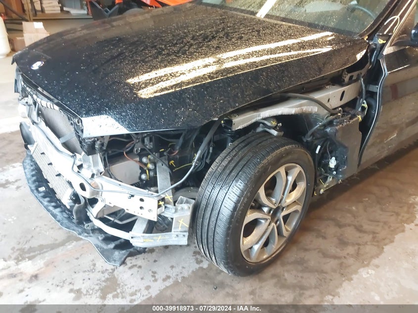 2015 Mercedes-Benz C 300 4Matic/Luxury 4Matic/Sport 4Matic VIN: 55SWF4KB3FU013087 Lot: 39918973