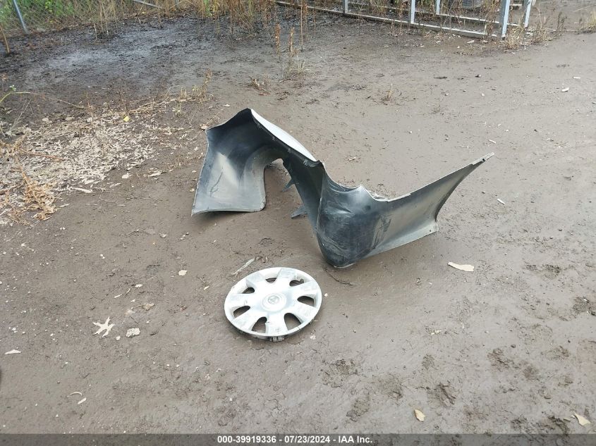 2004 Toyota Camry Le VIN: 4T1BE32K84U915960 Lot: 39919336