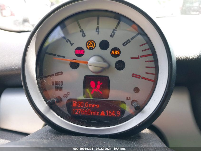 2009 Mini Cooper VIN: WMWMF335X9TU73566 Lot: 39919391