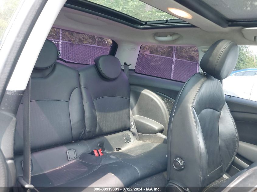 2009 Mini Cooper VIN: WMWMF335X9TU73566 Lot: 39919391