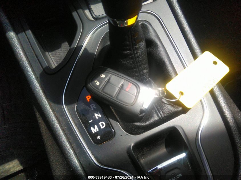 2019 Jeep Cherokee Latitude Plus Fwd VIN: 1C4PJLLN0KD147483 Lot: 39919483