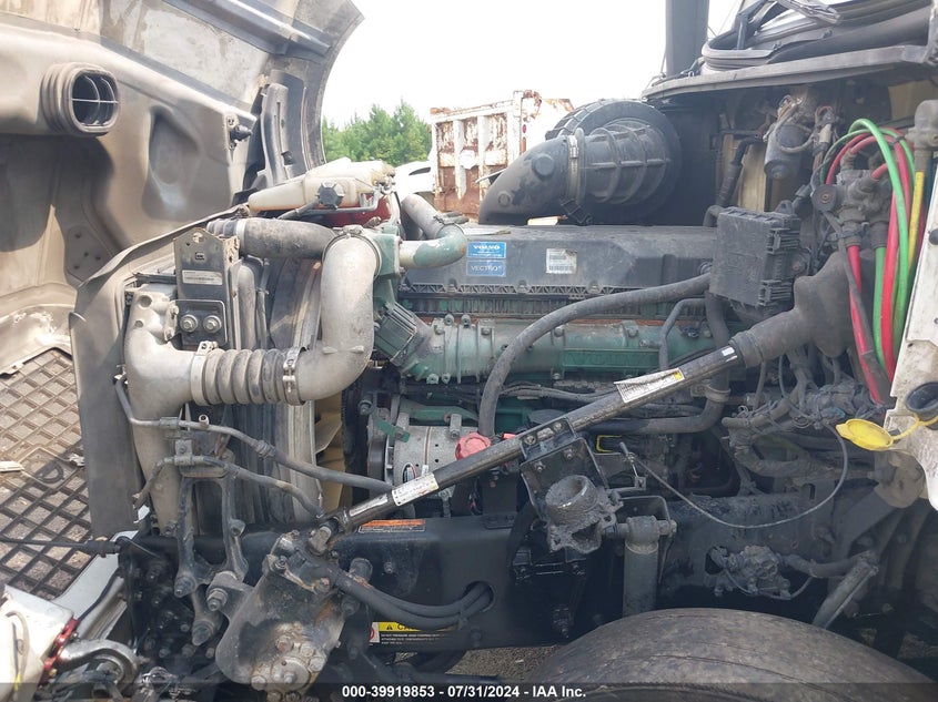 2015 Volvo Vn Vnl VIN: 4V4NC9EH6FN176874 Lot: 39919853