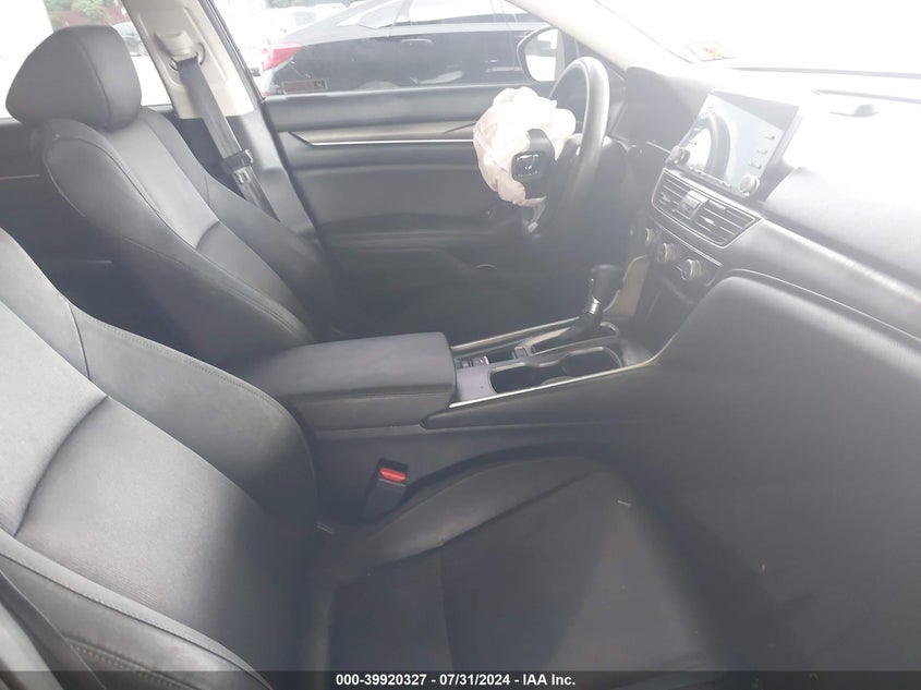 VIN 1HGCV1F19KA000260 2019 HONDA ACCORD LX