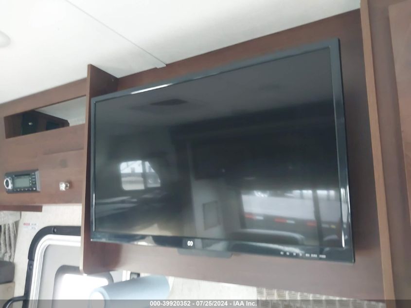 2019 Ford Econoline E450 Super Duty Cutaway V VIN: 1FDXE4FS4KDC04274 Lot: 39920352