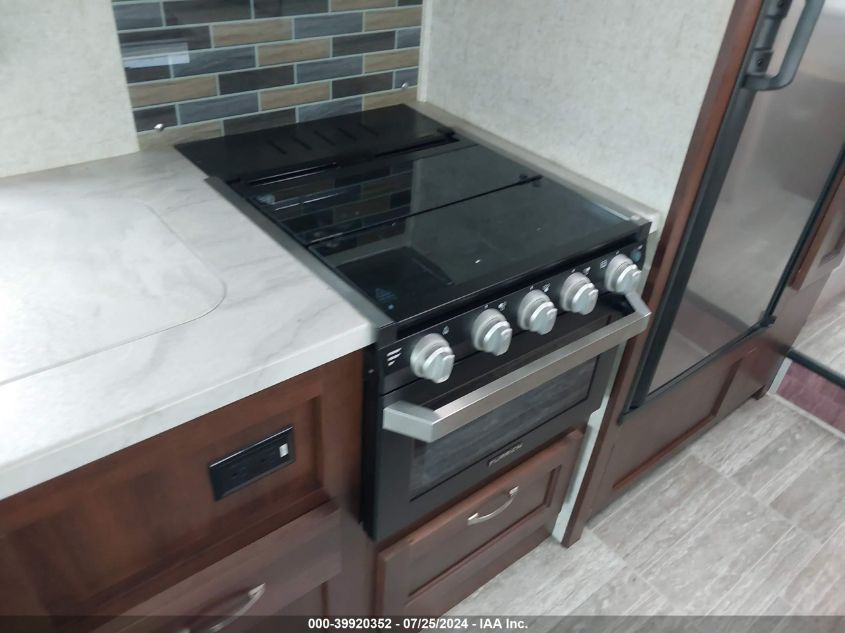 2019 Ford Econoline E450 Super Duty Cutaway V VIN: 1FDXE4FS4KDC04274 Lot: 39920352