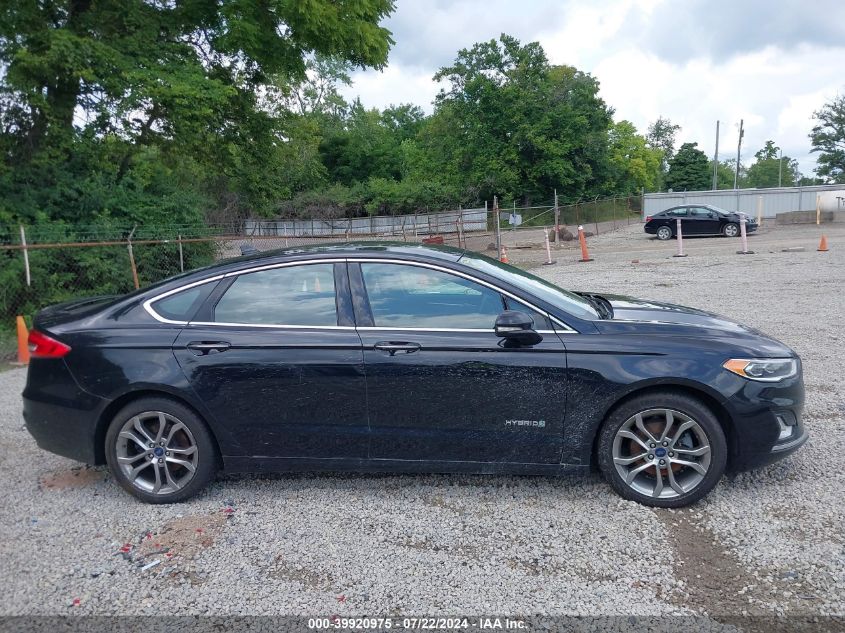 2019 Ford Fusion Hybrid Titanium VIN: 3FA6P0RU2KR255835 Lot: 39920975