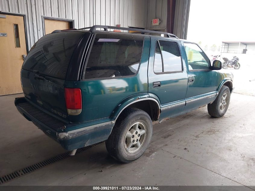 1997 Chevrolet Blazer VIN: 1GNDT13WXV2261346 Lot: 39921011