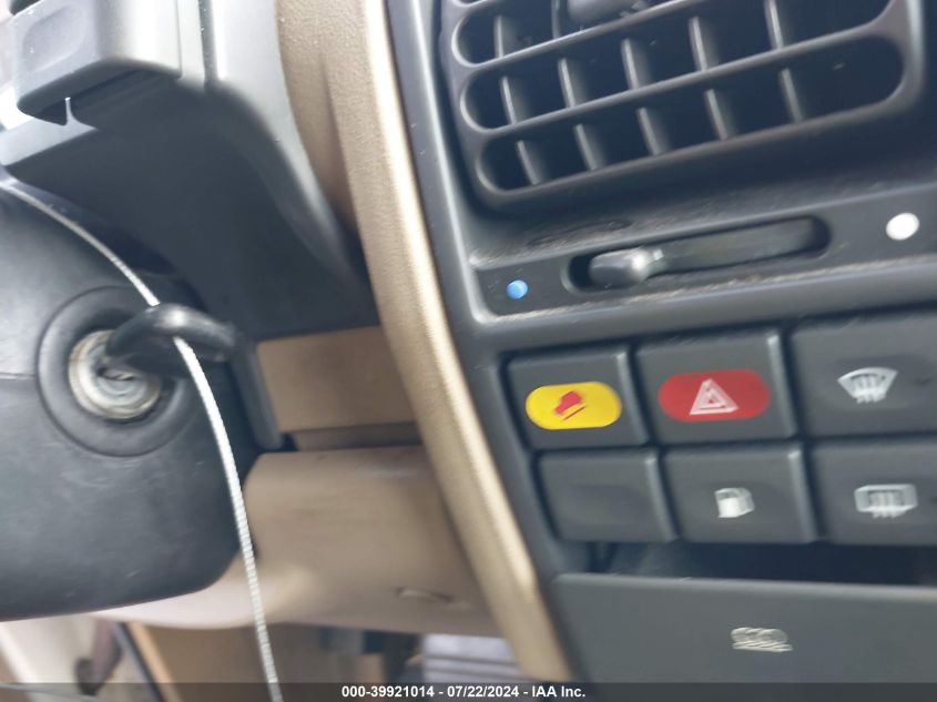 2002 Land Rover Discovery Series Ii Se VIN: SALTY12452A752133 Lot: 39921014