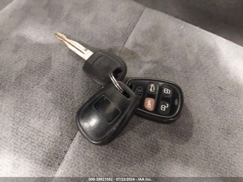 2004 Kia Sorento Ex/Lx VIN: KNDJC733445328444 Lot: 39921052