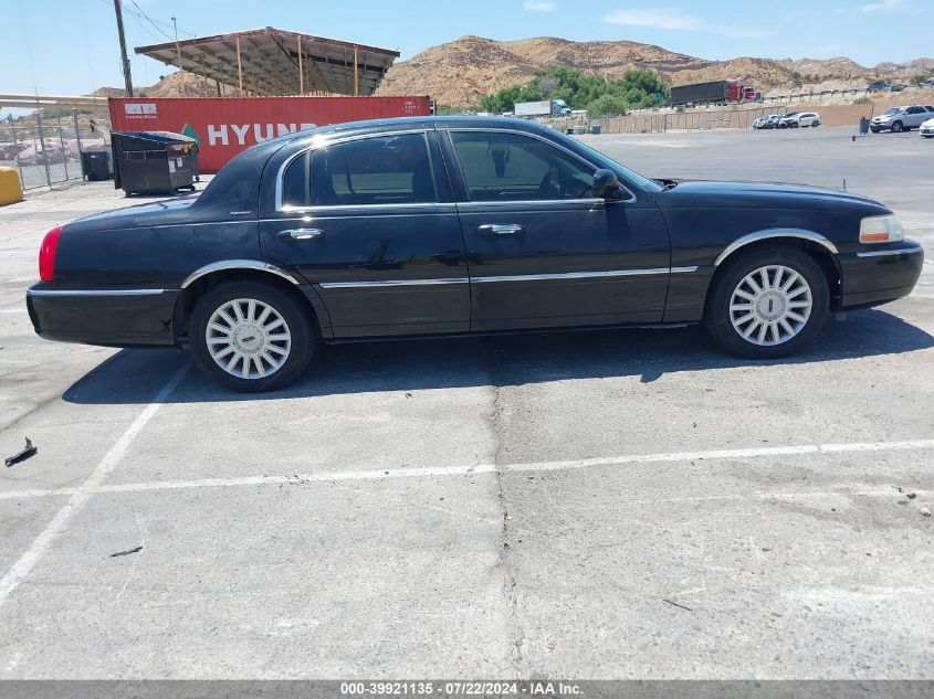 2005 Lincoln Town Car Signature VIN: 1LNHM81W25Y608504 Lot: 39921135