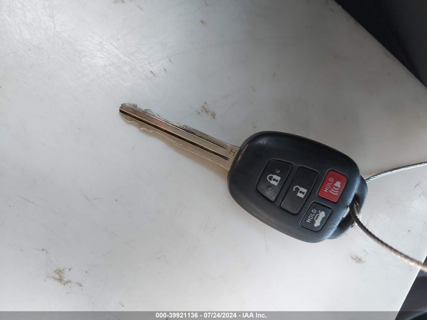 2016 TOYOTA COROLLA LE - 5YFBURHE0GP559260