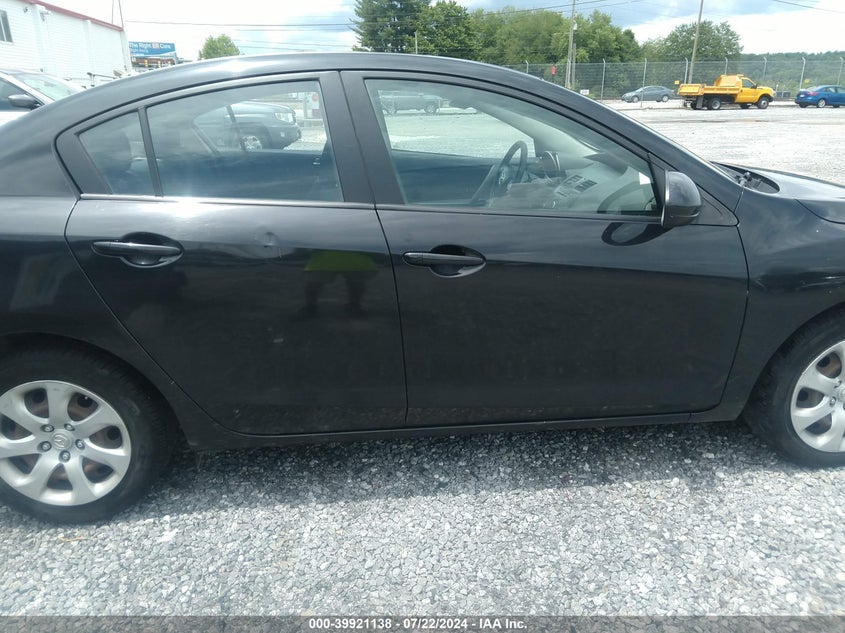 2013 Mazda Mazda3 I Sport VIN: JM1BL1U75D1707379 Lot: 39921138