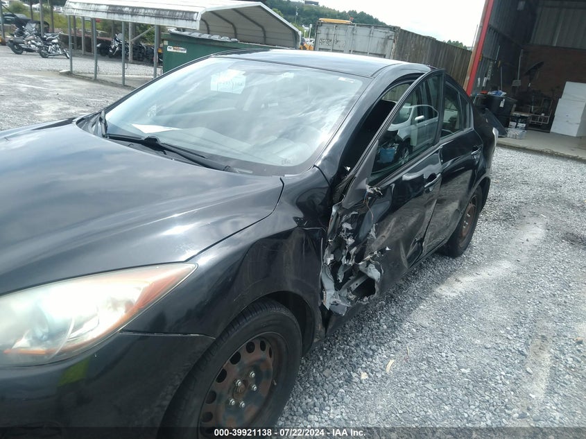 2013 Mazda Mazda3 I Sport VIN: JM1BL1U75D1707379 Lot: 39921138