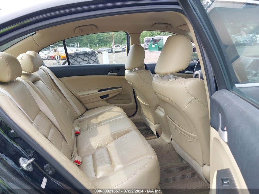 2011 Honda Accord 2.4 Se VIN: 1HGCP2F67BA131764 Lot: 39921557