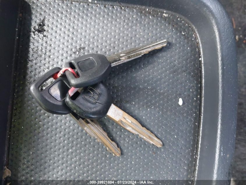 1999 Honda Cr-V Lx VIN: JHLRD2845XC020674 Lot: 39921804