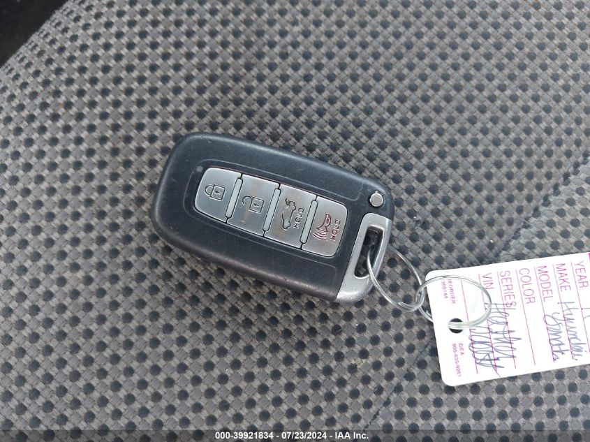 5NPEC4AC4BH125196 2011 Hyundai Sonata Se