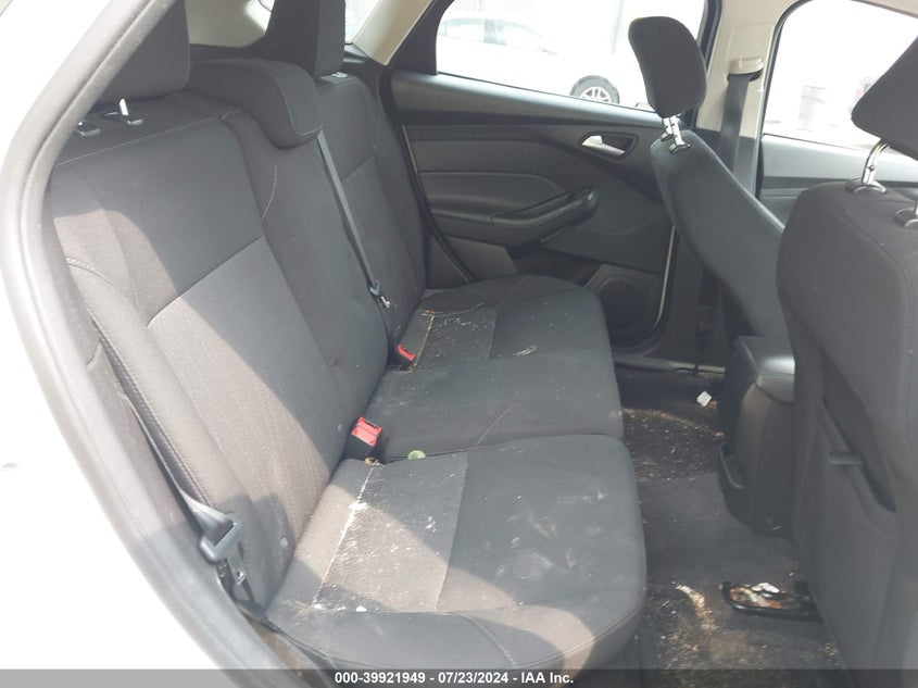 2017 FORD FOCUS SE - 1FADP3K21HL215206