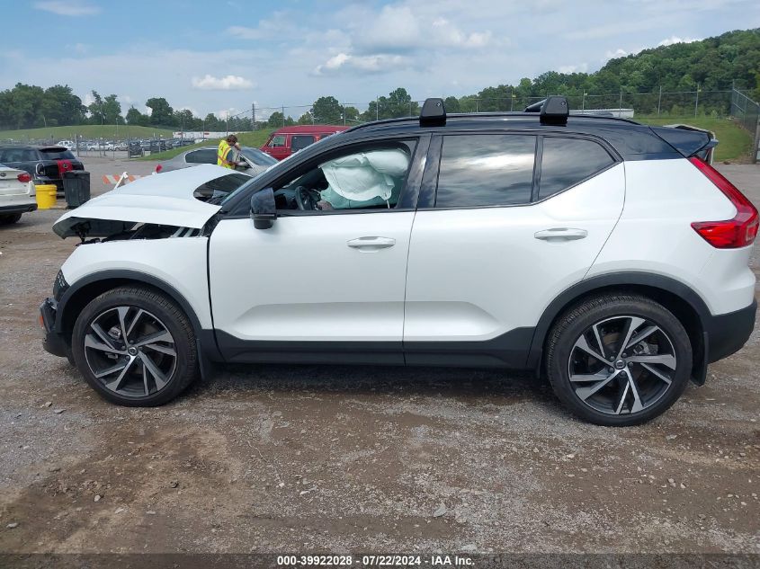 2021 Volvo Xc40 T5 R-Design VIN: YV4162UM4M2606114 Lot: 39922028