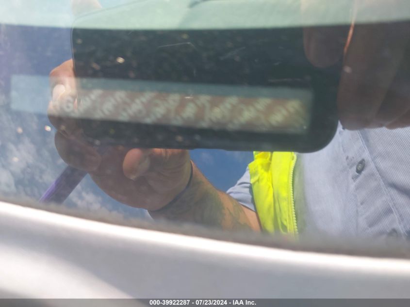 2000 Honda Accord 2.3 Lx VIN: 1HGCG6656YA130628 Lot: 39922287