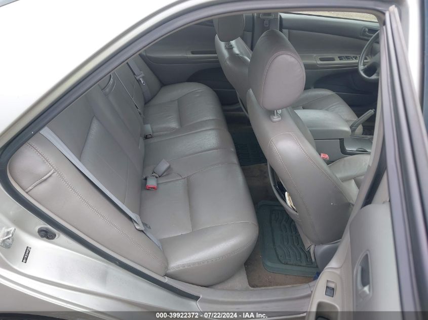 2004 Toyota Camry Le VIN: 4T1BE32K94U821084 Lot: 39922372