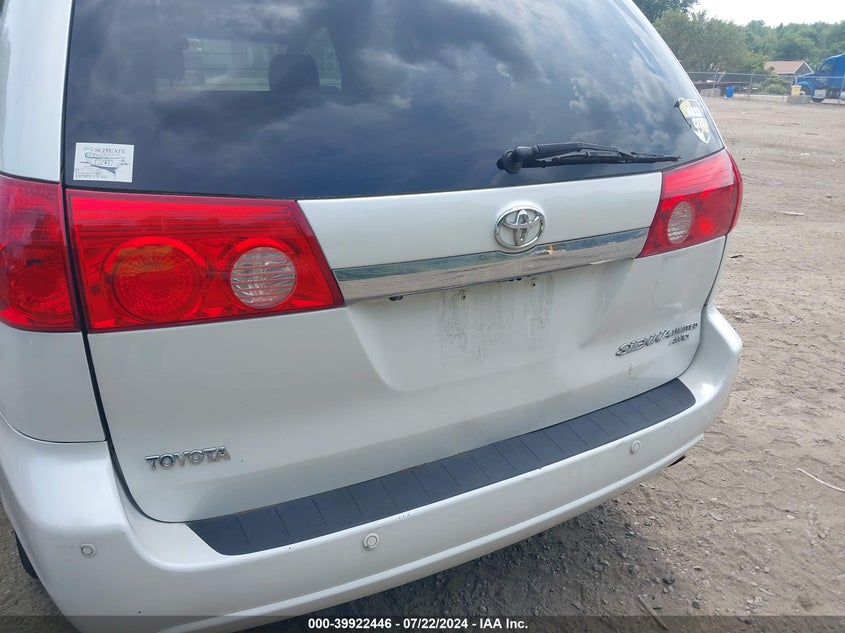 2008 Toyota Sienna Limited VIN: 5TDBK22C28S011998 Lot: 39922446