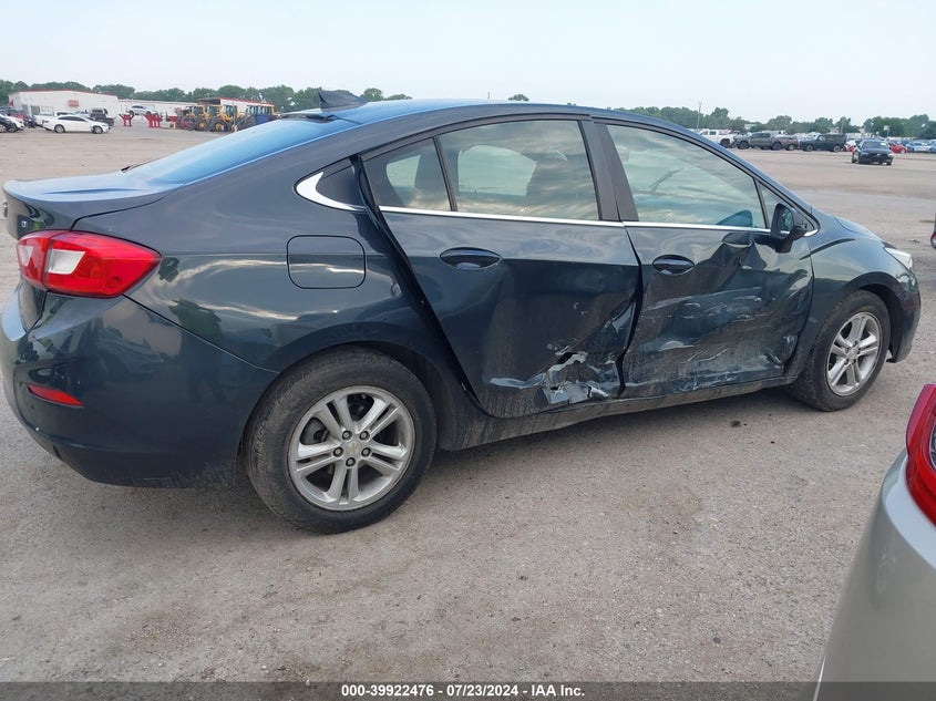 2018 CHEVROLET CRUZE LT - 1G1BE5SM6J7164944