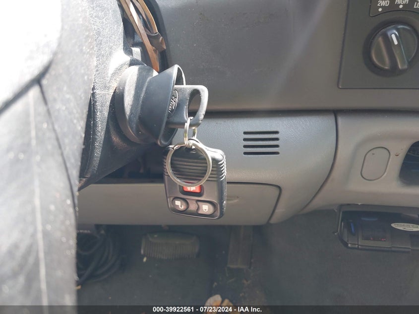 2004 Ford F250 Super Duty VIN: 1FTNX21P14EA46776 Lot: 39922561