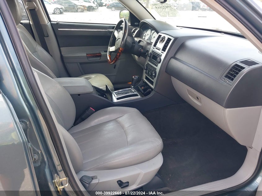 2006 Chrysler 300C VIN: 2C3KA63H26H286517 Lot: 39922665