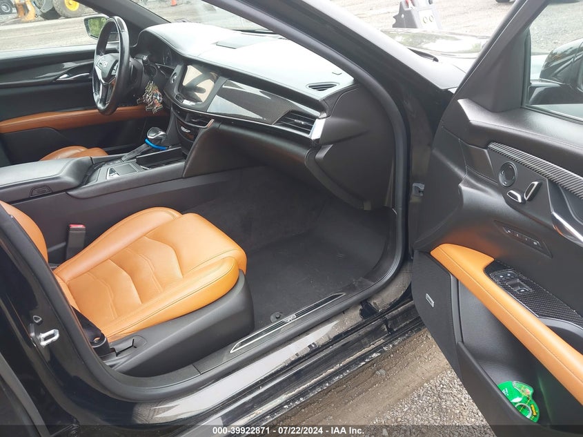 2017 CADILLAC CT6 LUXURY - 1G6KD5RS8HU179829