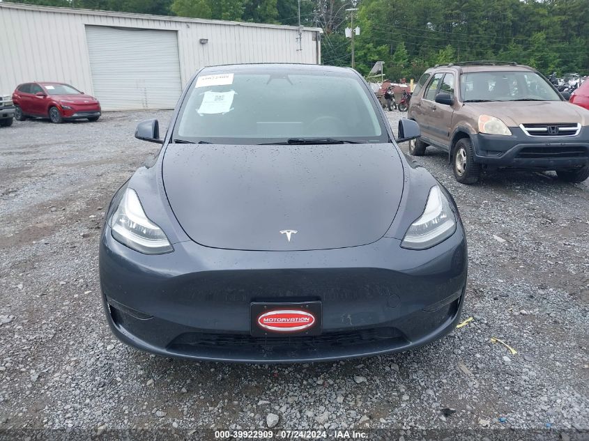 2022 Tesla Model Y Long Range Dual Motor All-Wheel Drive VIN: 7SAYGDEE4NF386105 Lot: 39922909