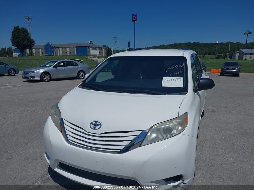 2015 Toyota Sienna Le 7 Passenger/Le 8 Passenger VIN: 5TDKK3DC8FS529906 Lot: 39922936