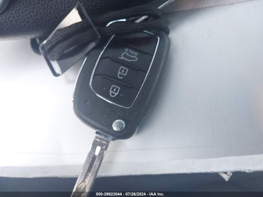 2018 Hyundai Tucson Se VIN: KM8J2CA41JU605796 Lot: 39923044