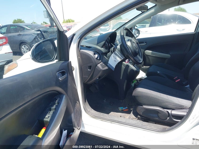 2014 Mazda Mazda2 Sport VIN: JM1DE1KZXE0171656 Lot: 39923061