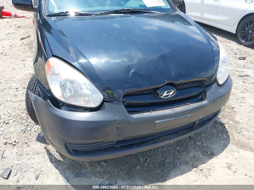 2010 Hyundai Accent Gs VIN: KMHCM3AC4AU160738 Lot: 39923065
