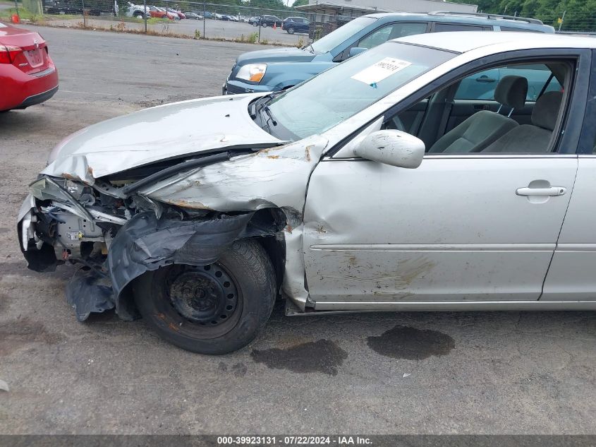 2004 Toyota Camry Le VIN: 4T1BE32K64U870744 Lot: 39923131